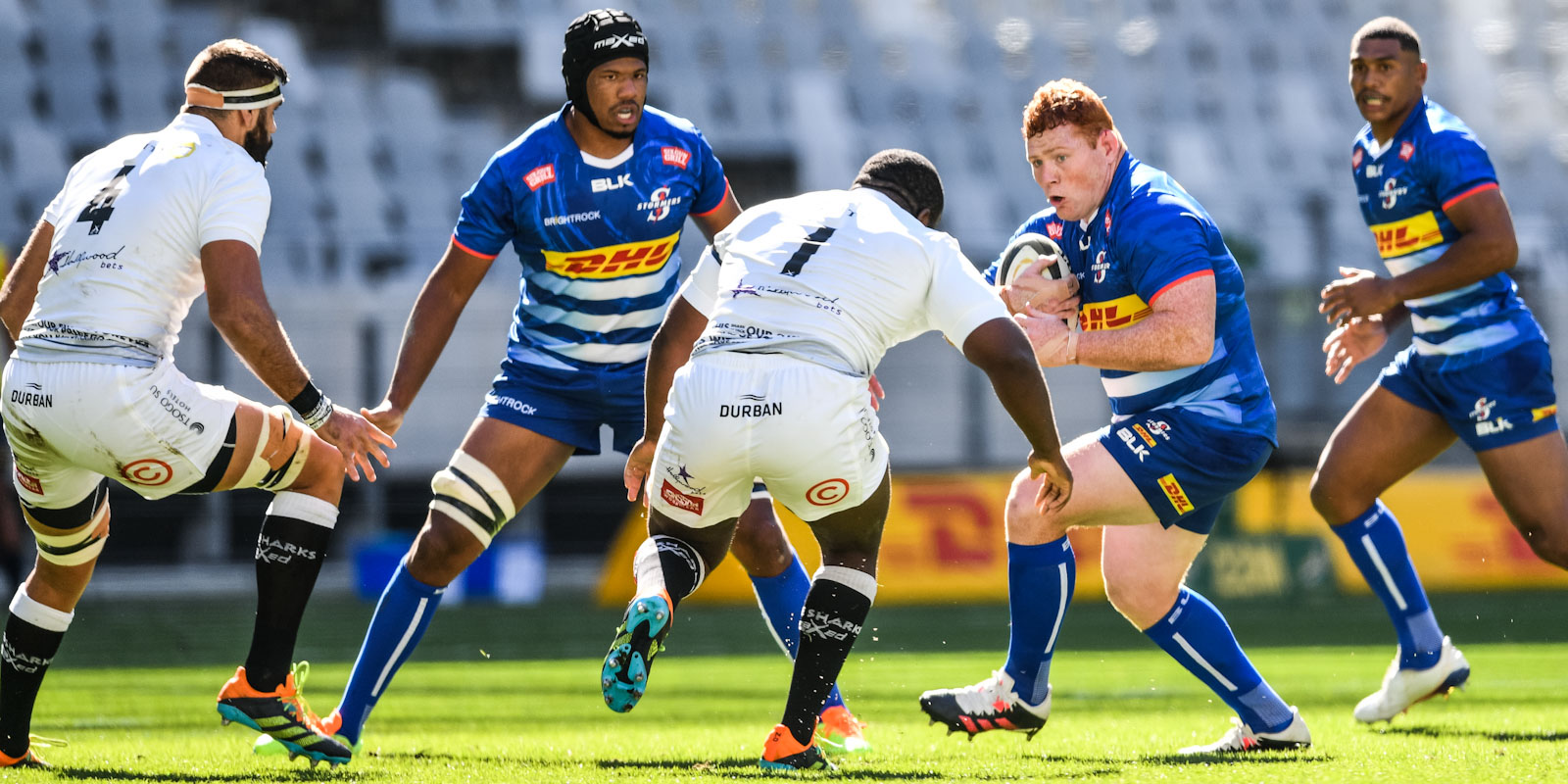 Steven Kitshoff on the charge for the DHL Stormers.